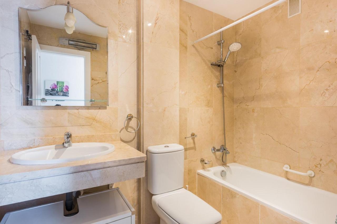 Wonderful Apartment 5 Minutes Flat Walk To The Centre Of La Cala De Mijas Luaran gambar